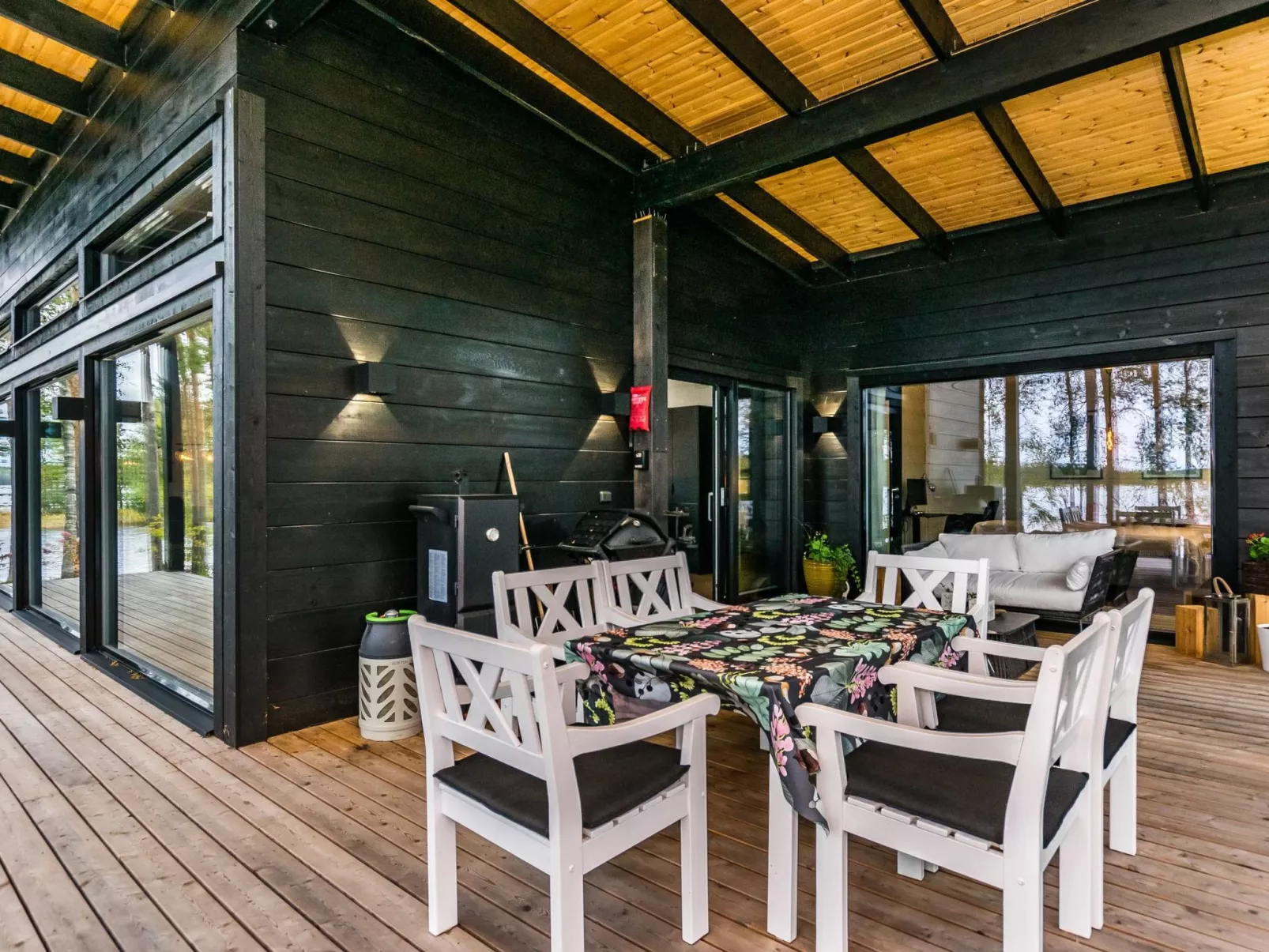 Villa saimaan joutsenlahti-Drinnen
