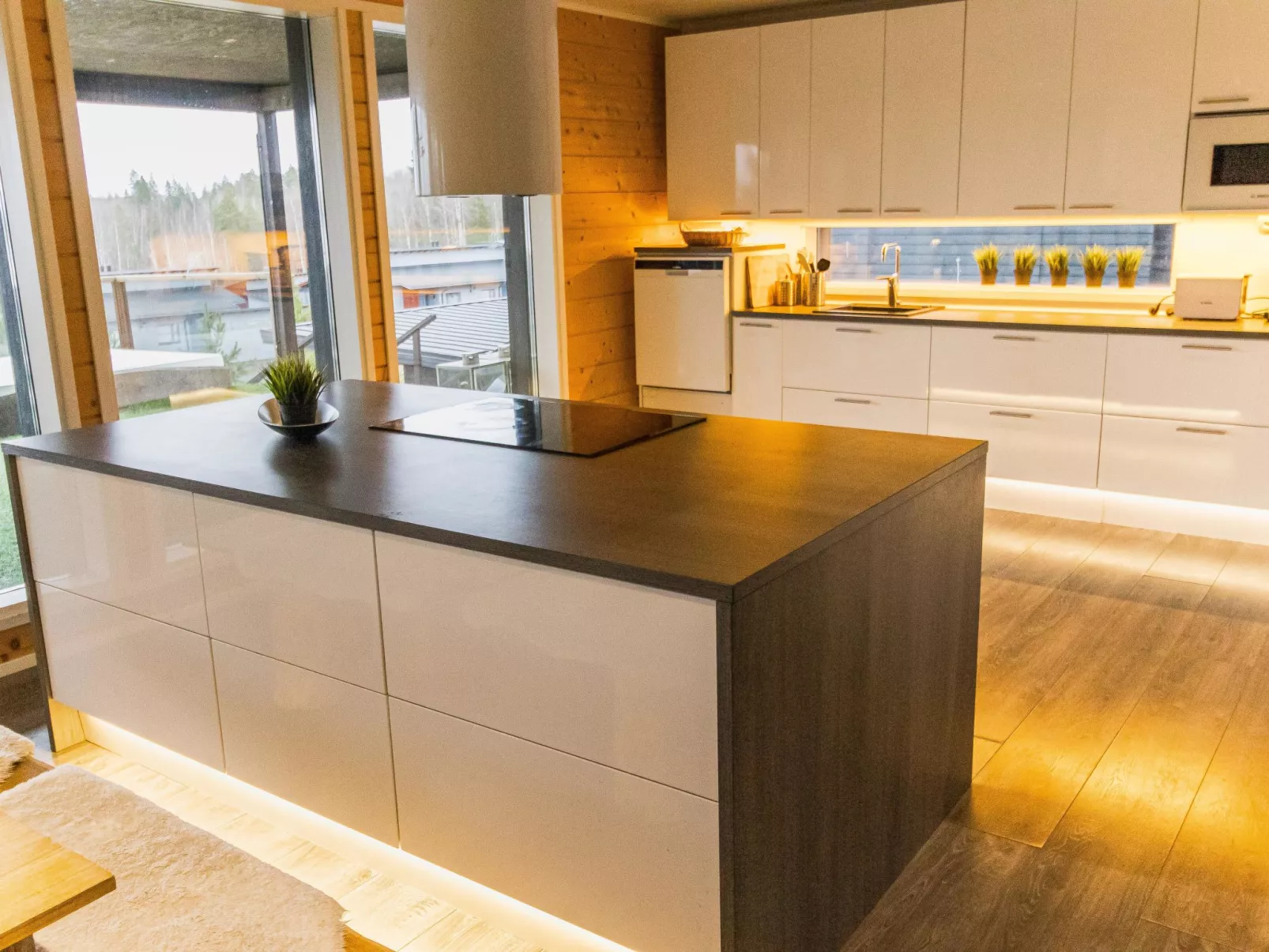 Ellivuori west 1-Drinnen