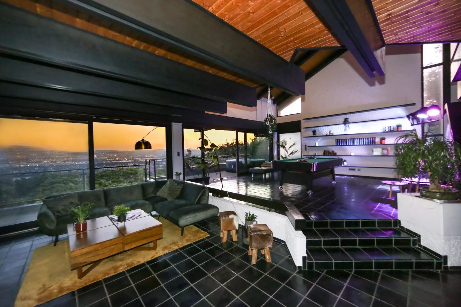 Villa Weitersburg mit indoor Pool-Living room