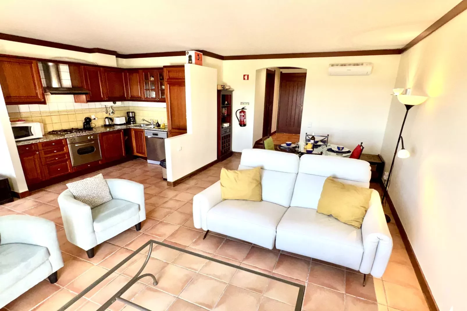 06 Terraços de Benagil (Casa Rosa Azul)-Living room