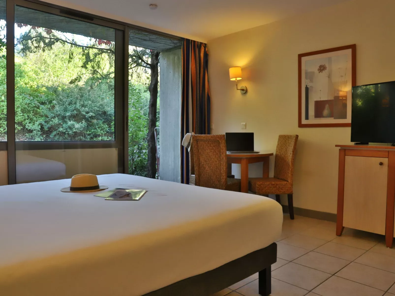 Le Vallon-Inside