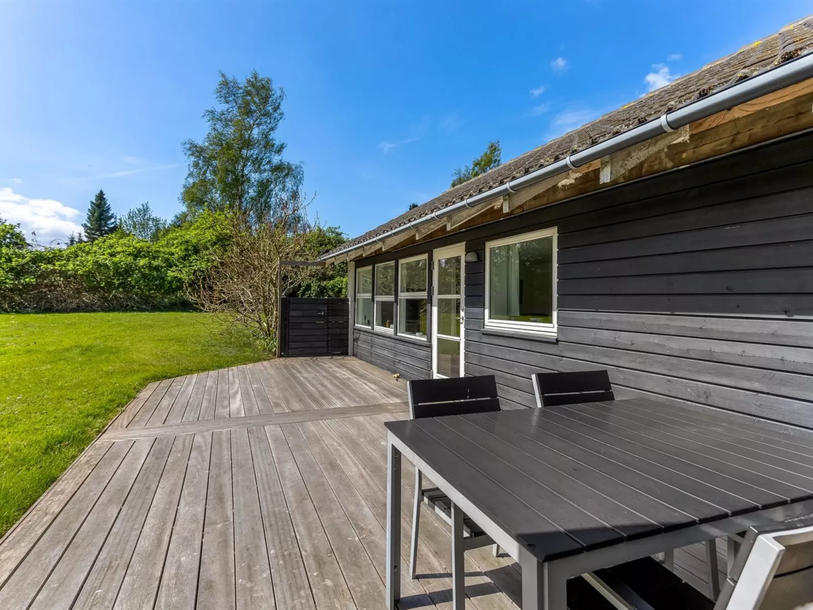 "Prohor" - 150m from the sea-Draußen