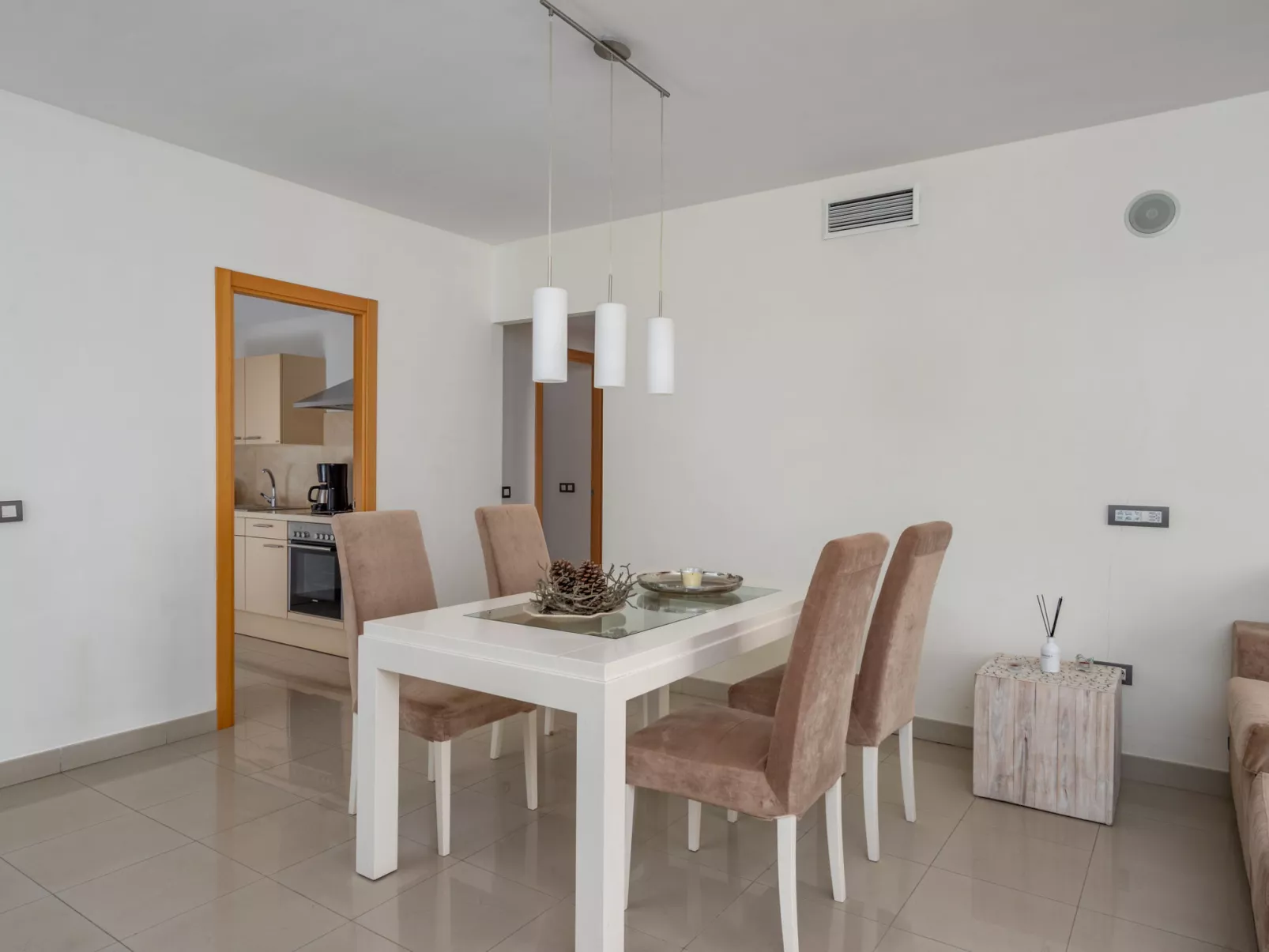 Cortijo del Mar-Inside
