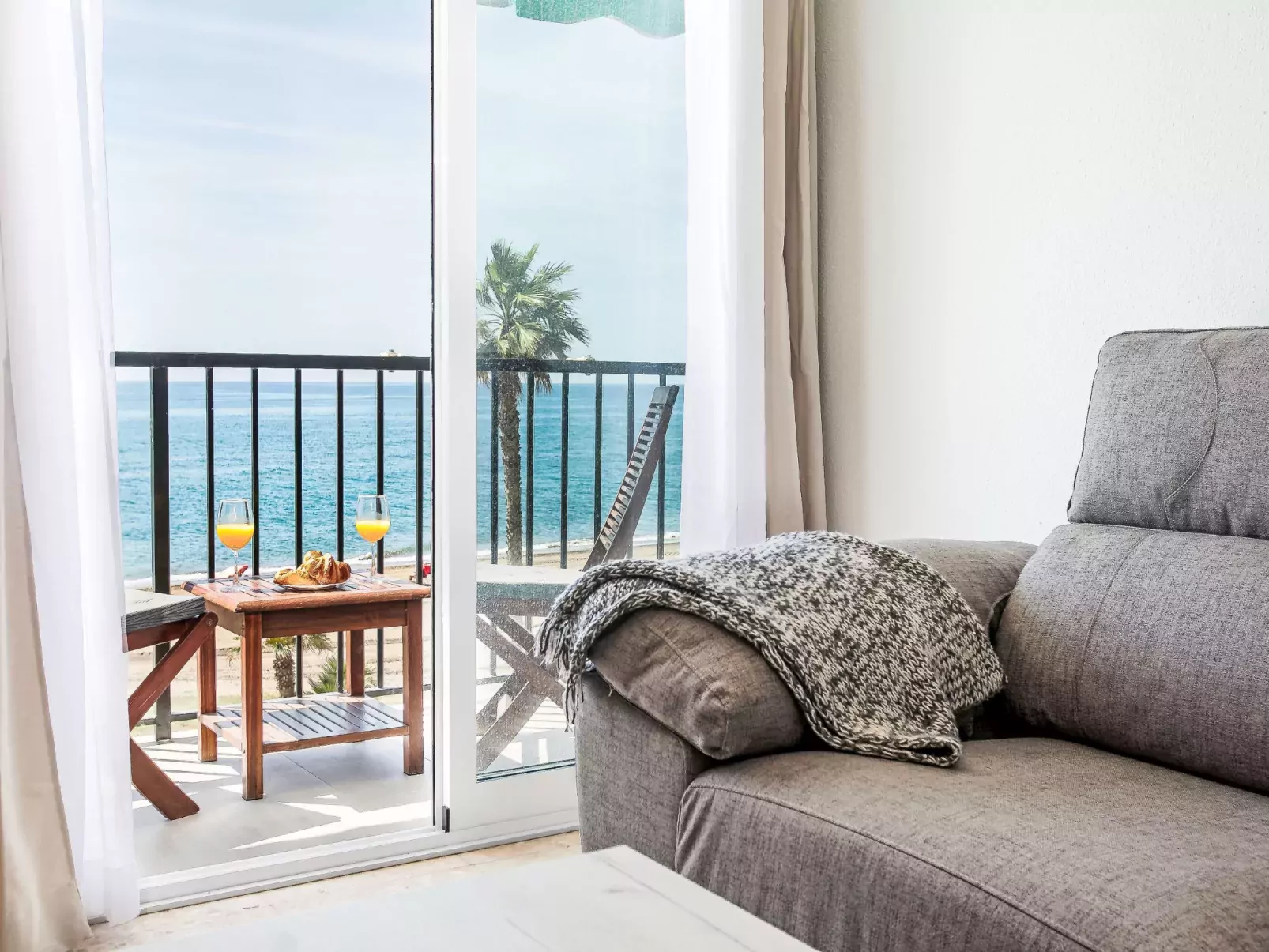 Rinconada beachfront 2-Inside