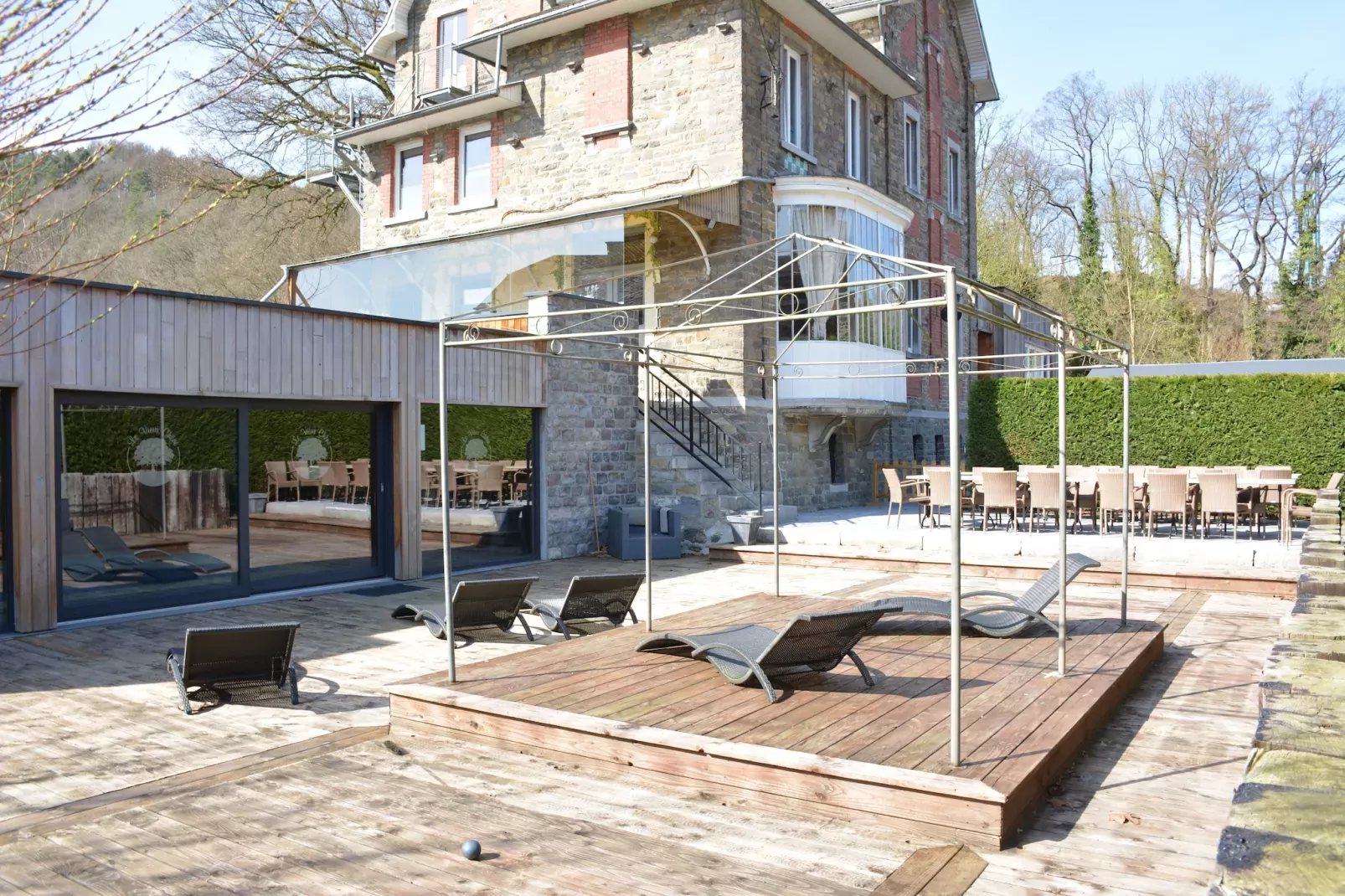 Vieux Chêne-Exterior summer