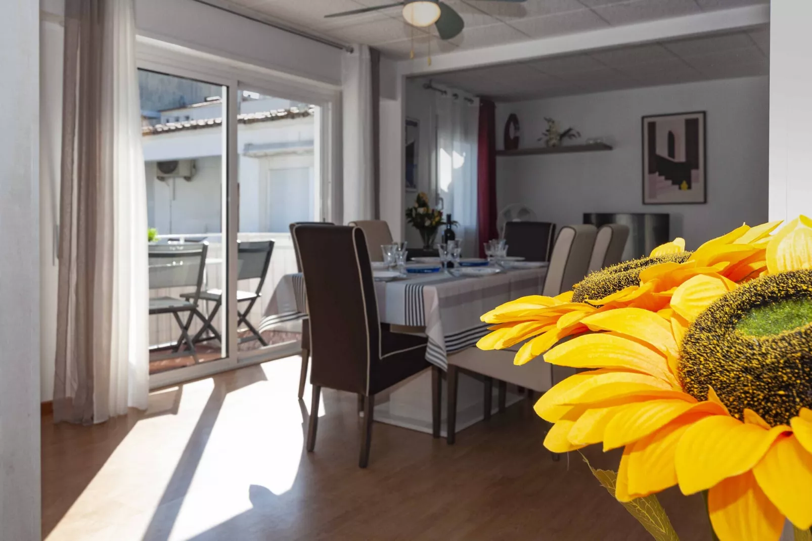 1148 BARRI PESCADORS 50m playa-Dining room