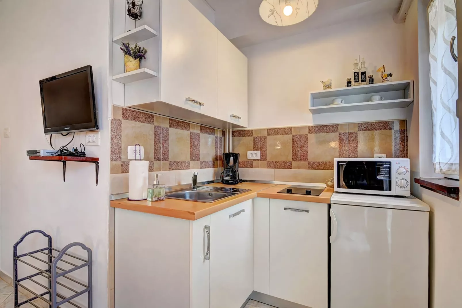 Kajfes A2 - Lovely Studio Apartment with Terrace-Floor plan
