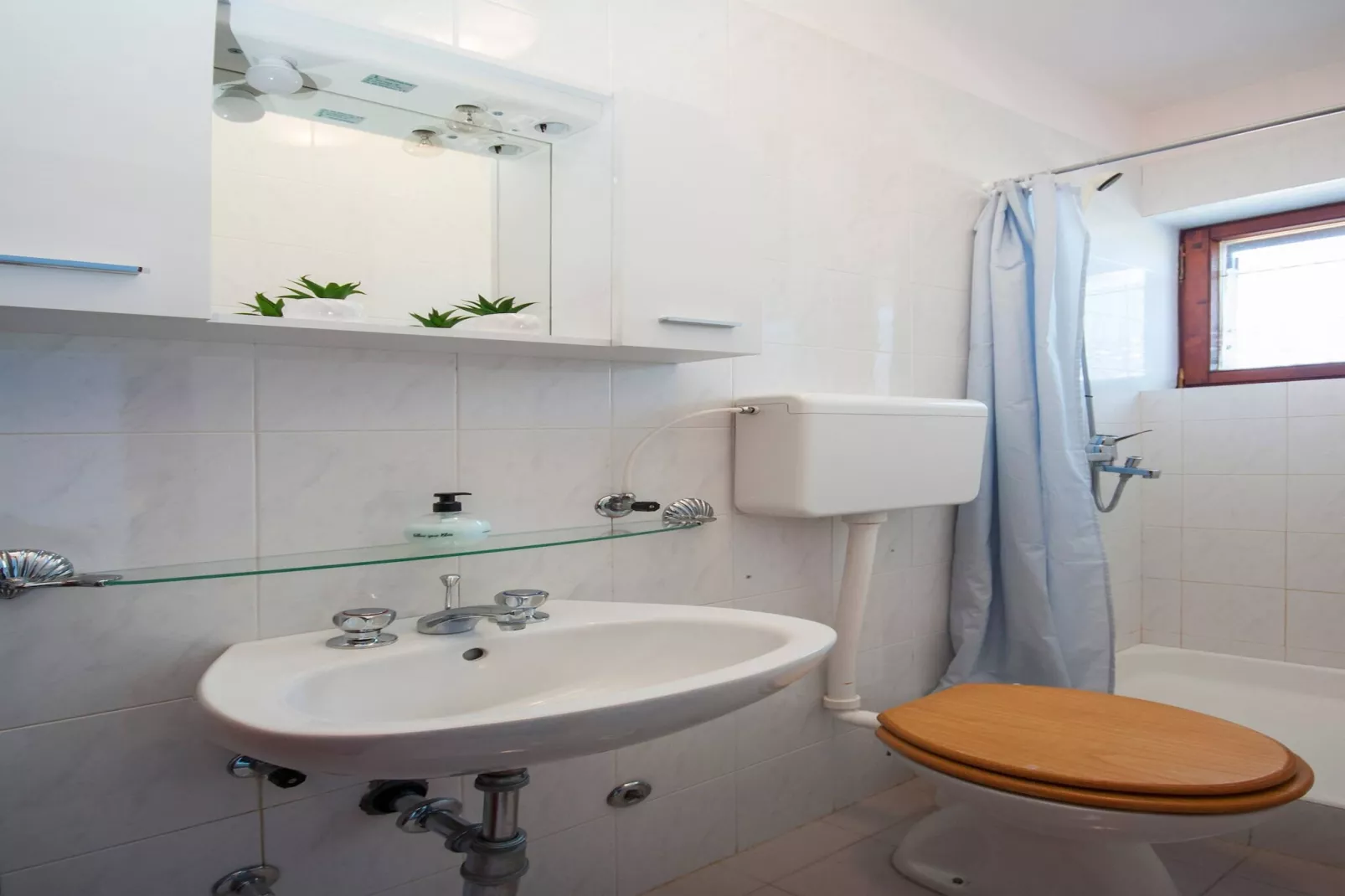 Apartments and Rooms Mikelin - Blue Room 3-Bathroom