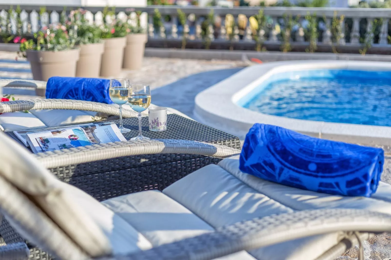 Apartments Nikol - two bedroom apartment A1-Schwimmbad