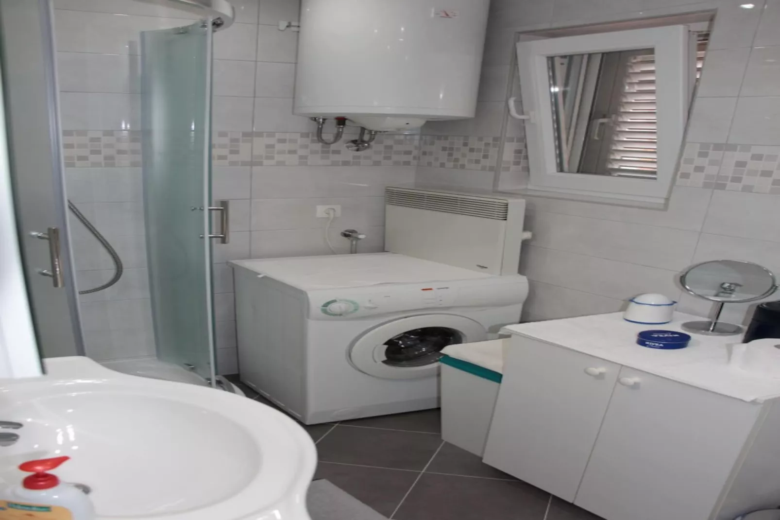 Apartments Gojevic - two bedroom apartment A2-Salle de bain
