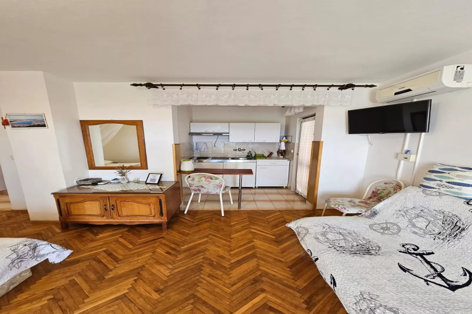 Apartments Nestor - studio apartment A2-Kitchen