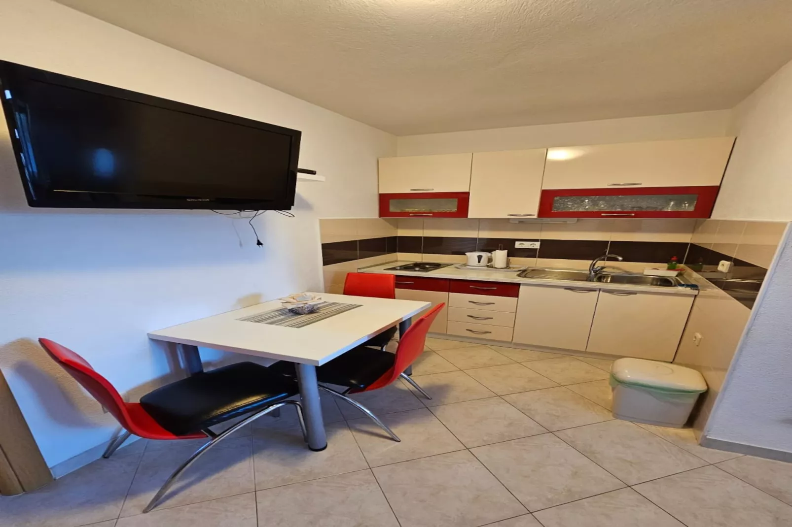 Apartments Olga - one bedroom apartment A1-Kitchen