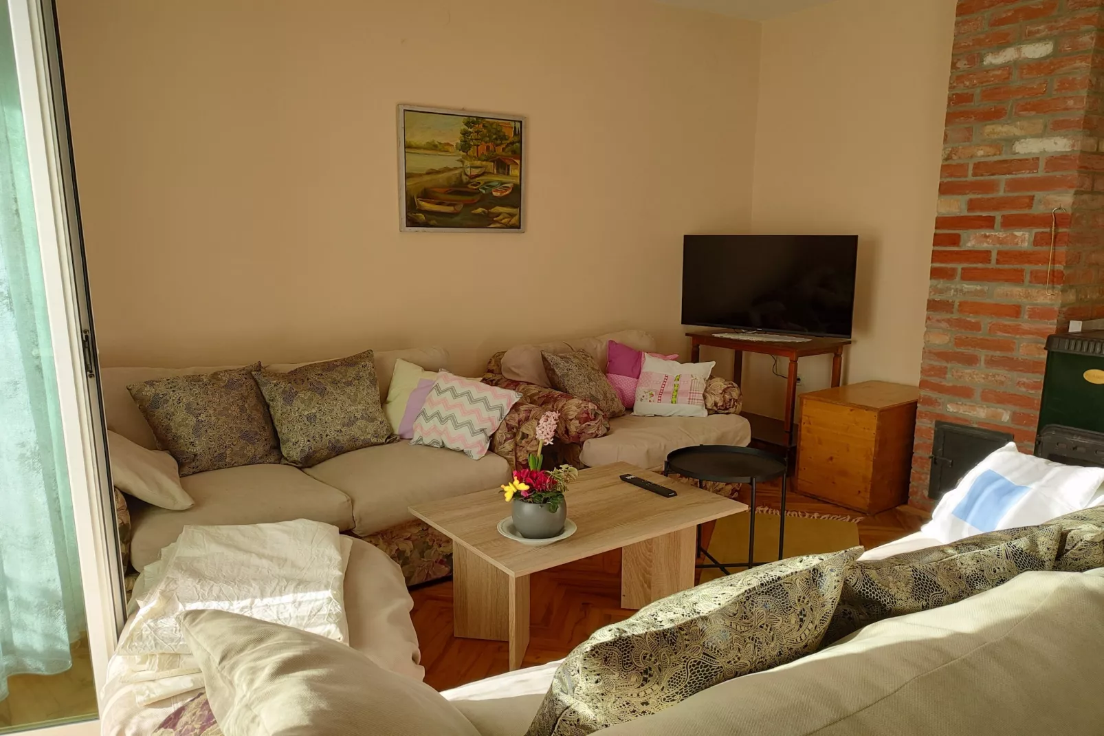 Apartment Lemi - three bedroom apartment-Living room