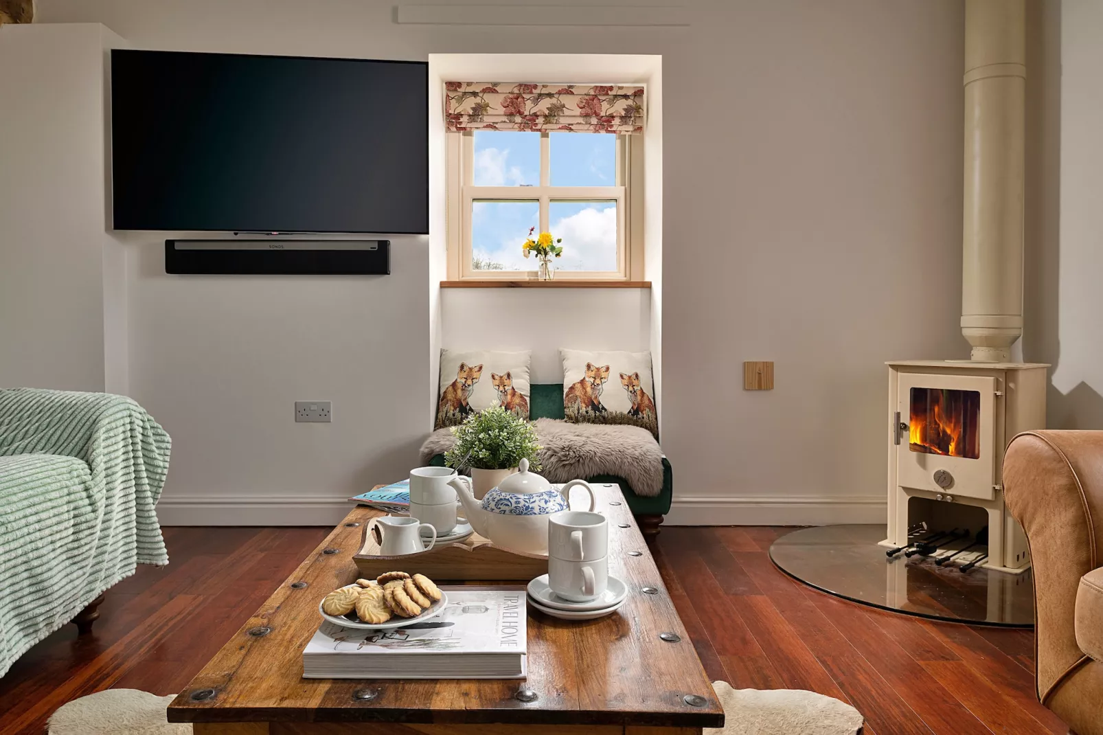 Moelis Granary-Living room