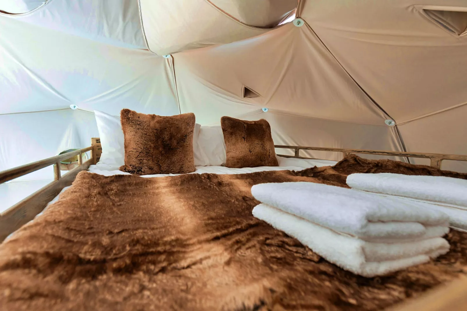 Scotney Luxury Dome-Bedroom