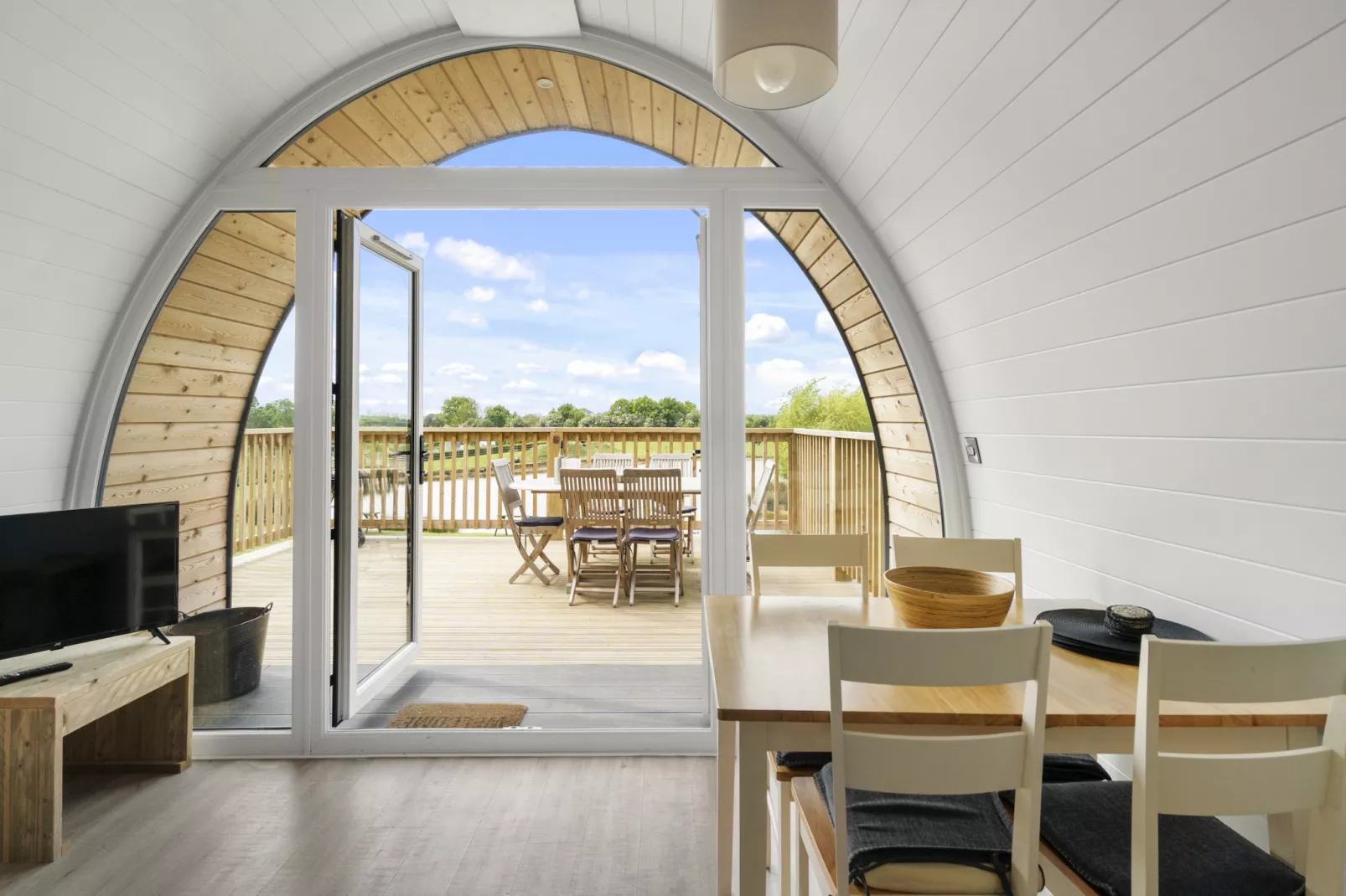 The Highland Camping Pod-Dining room