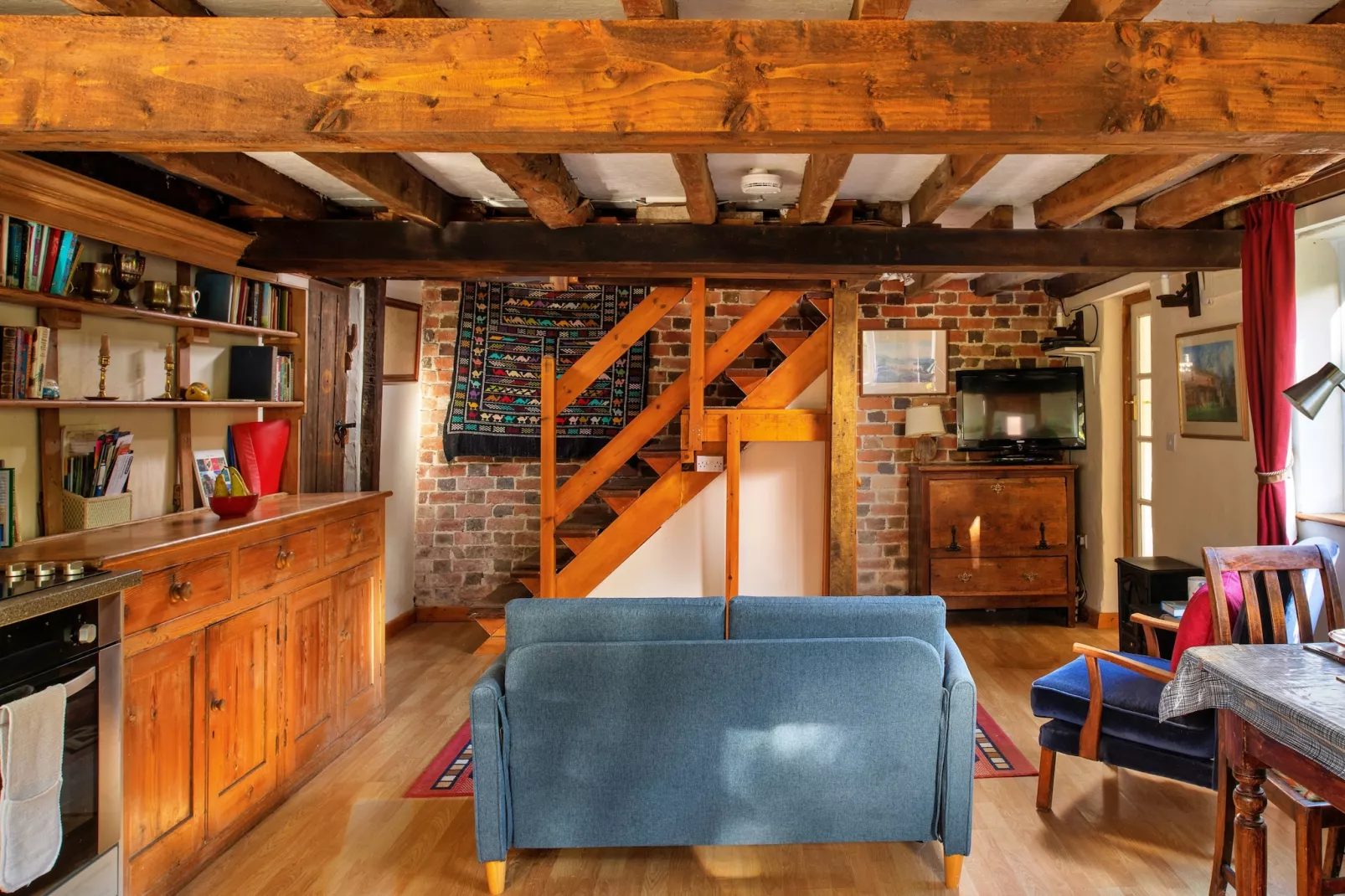 Great Cantal Granary-Salon