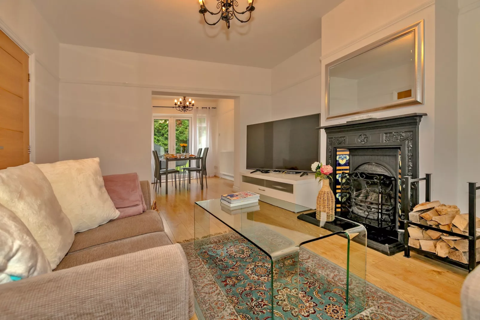 DeBarnes House-Living room