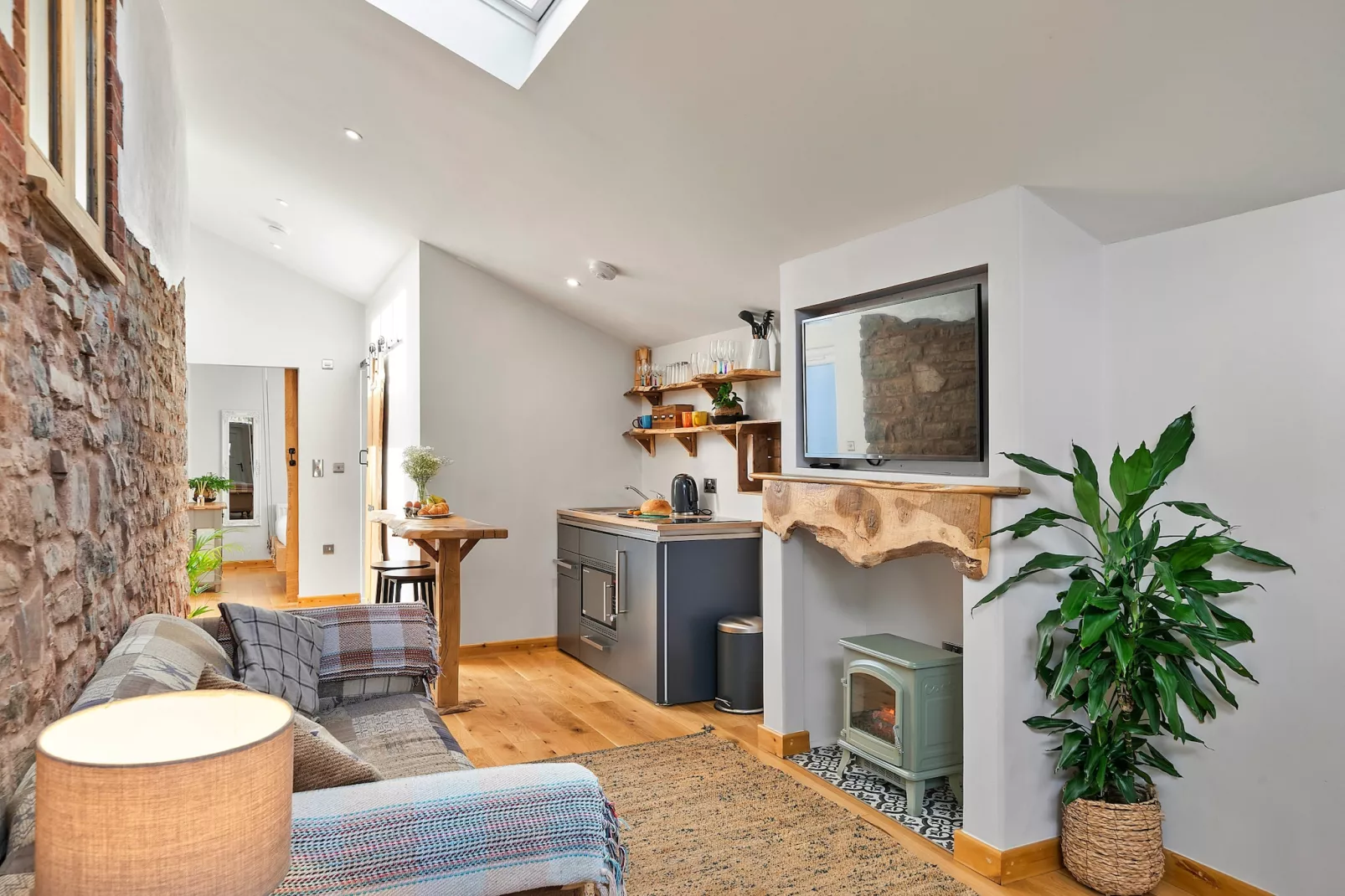Hillfarrow Hideaway-Living room