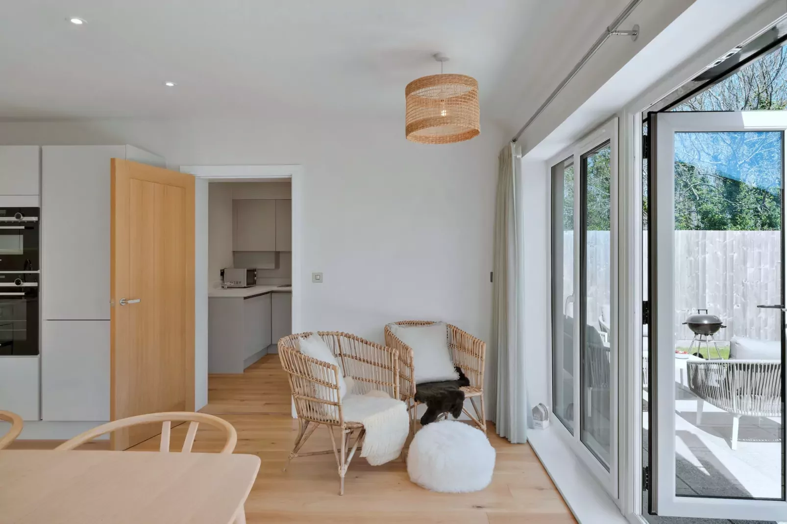 Tree View-Salon