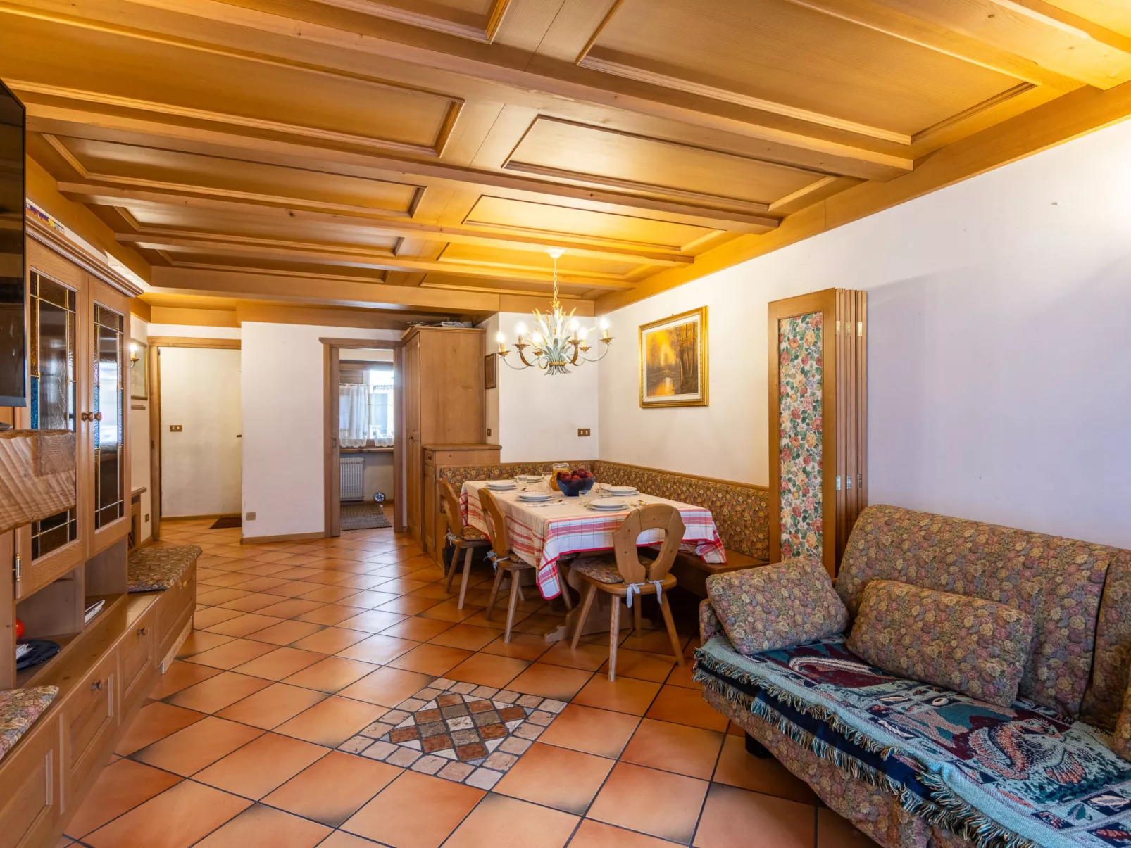 Corte dei Larici-Inside