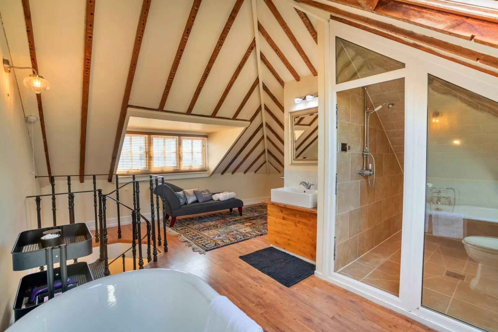 Pittodrie Guest House - Apartment 6-Bathroom