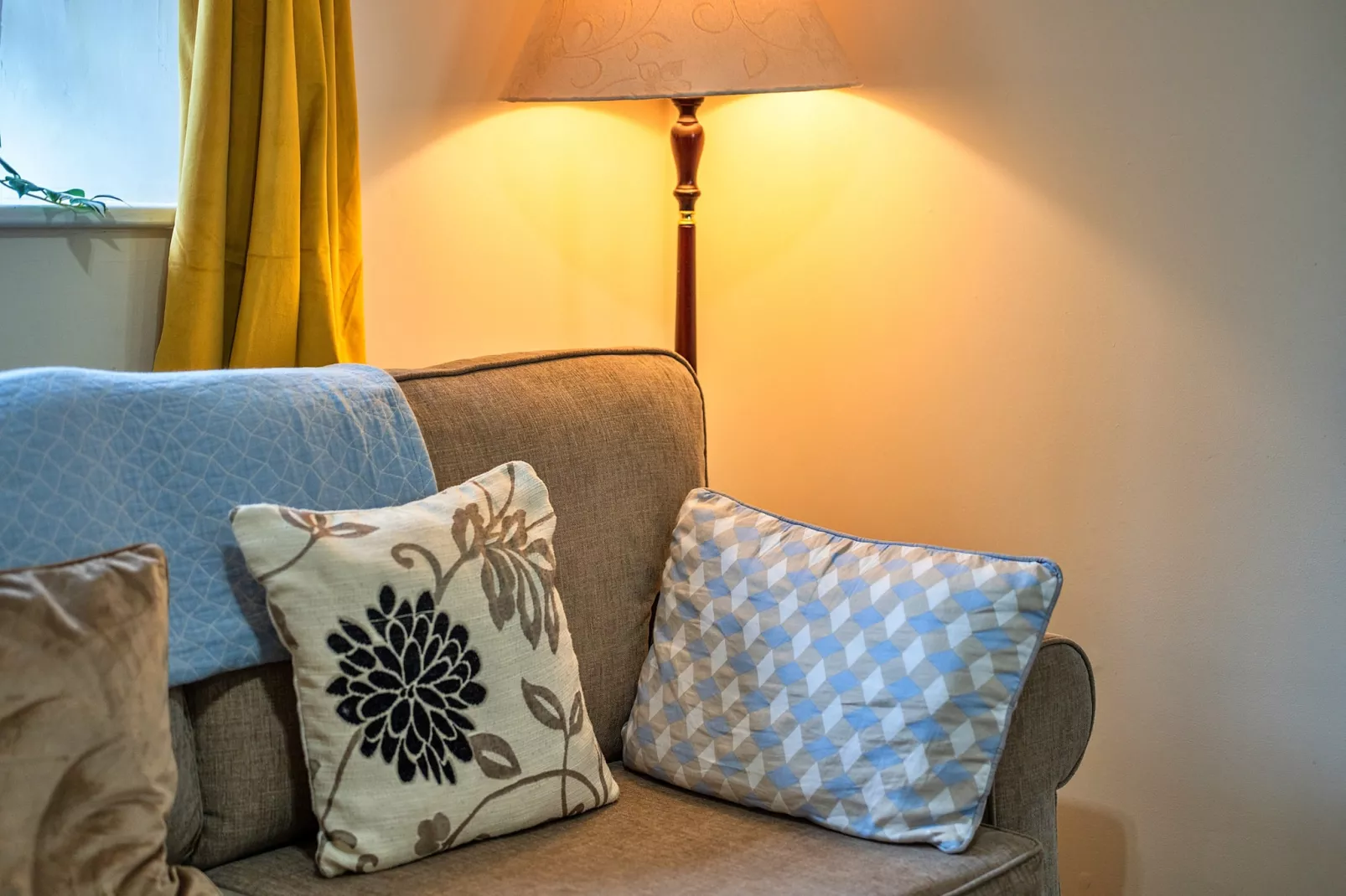The Lodge at The Cridford Inn-Living room