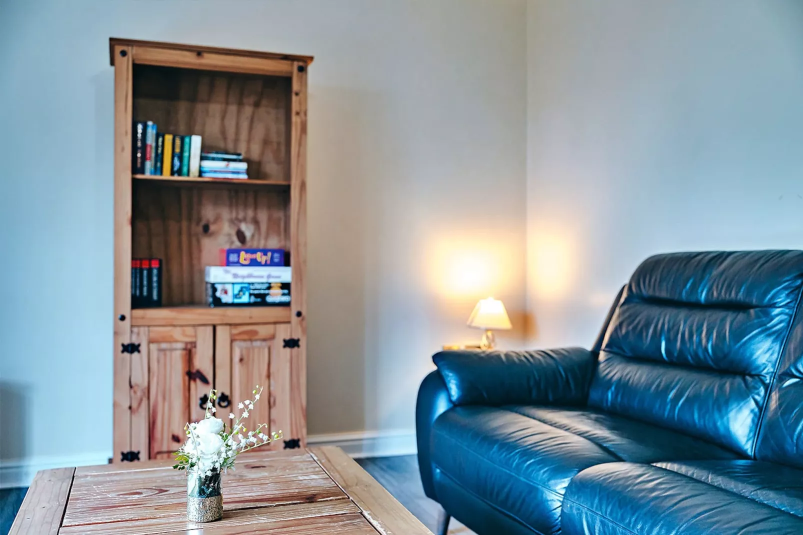 Netley Hall - Honeysuckle-Living room