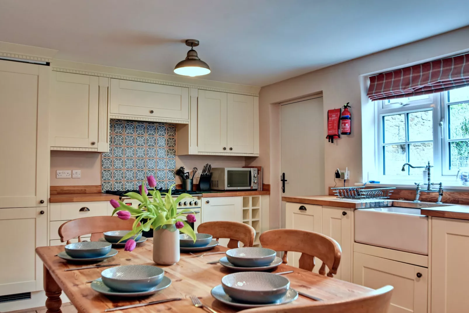 Stable Cottage-Dining room