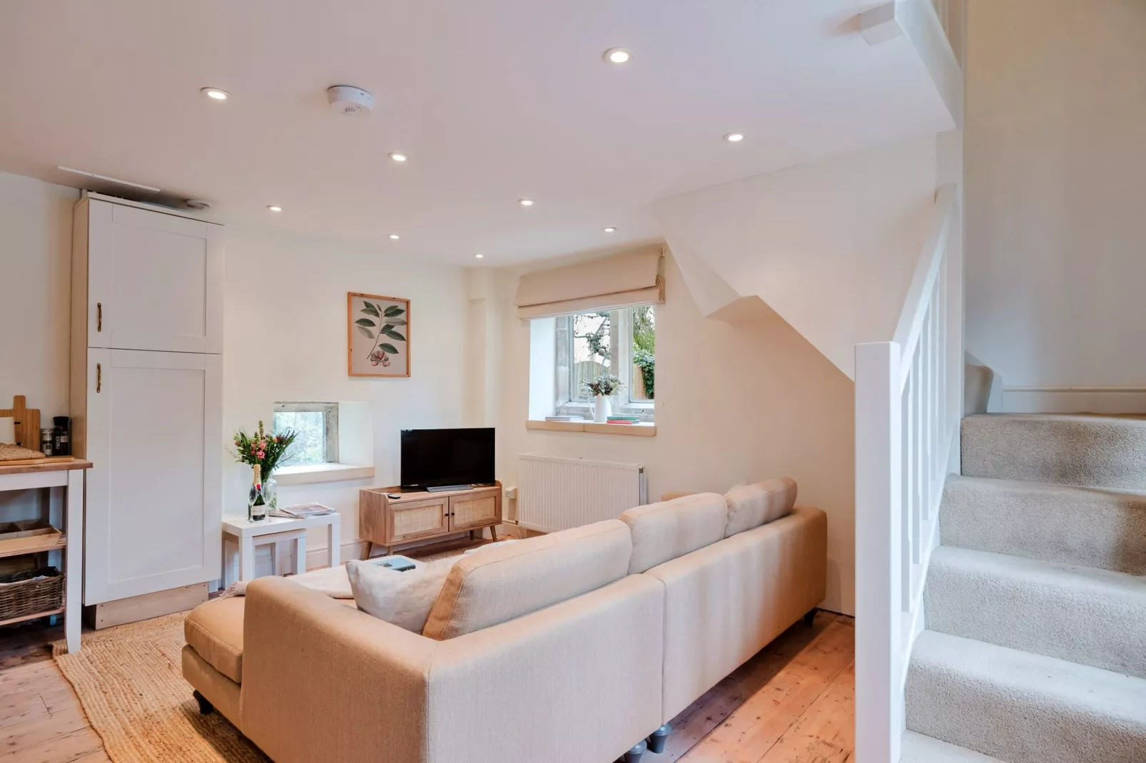 Courtside Cottage-Salon