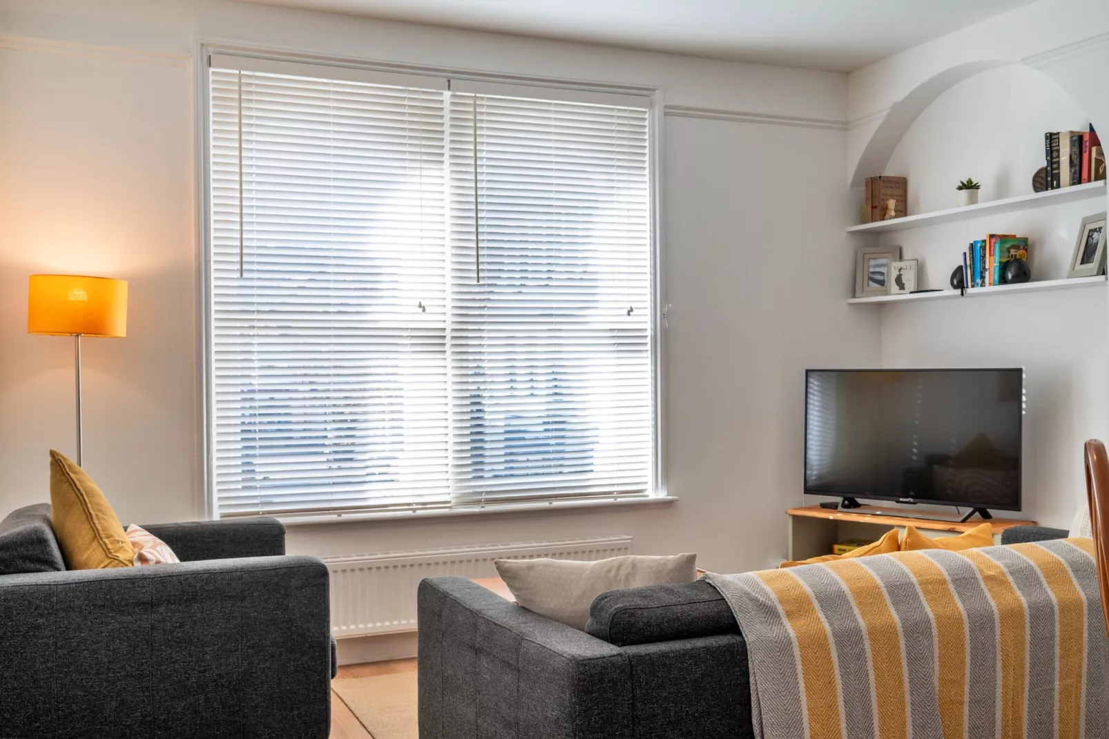 Centre View-Living room