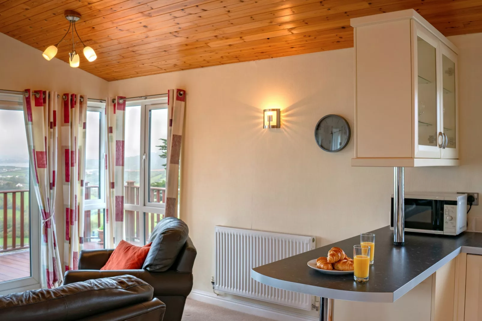 Whitsand Bay Lodge-Living room