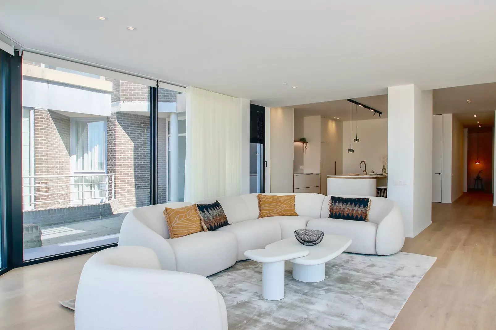 SCORPIO A/B-Living room