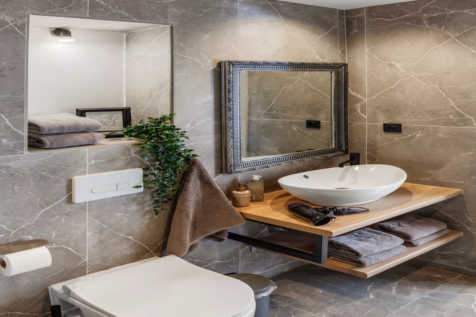 Modern Stay Studio mit Balkon-Bathroom