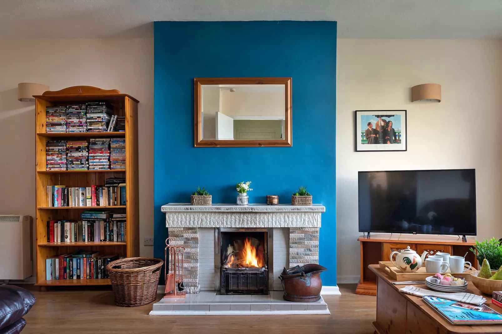 37 Bro Enddwyn-Living room