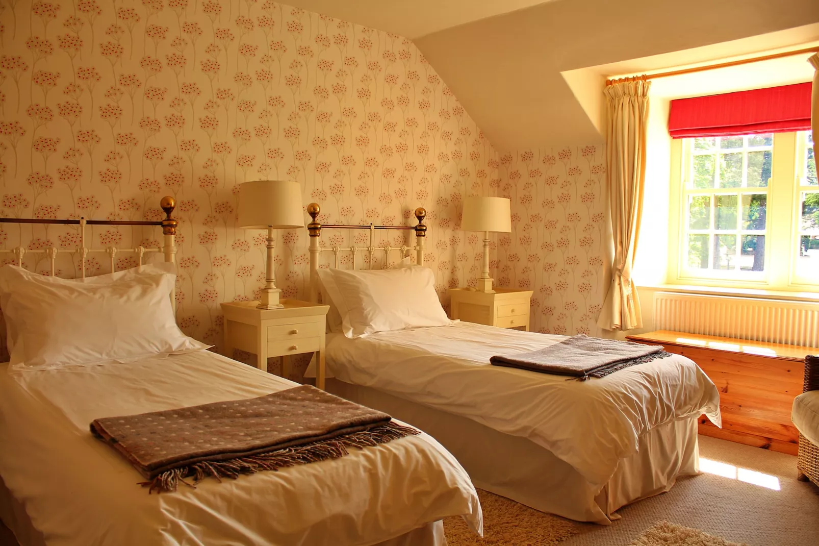 Ingleby Manor - Courtyard Cottage-Bedroom