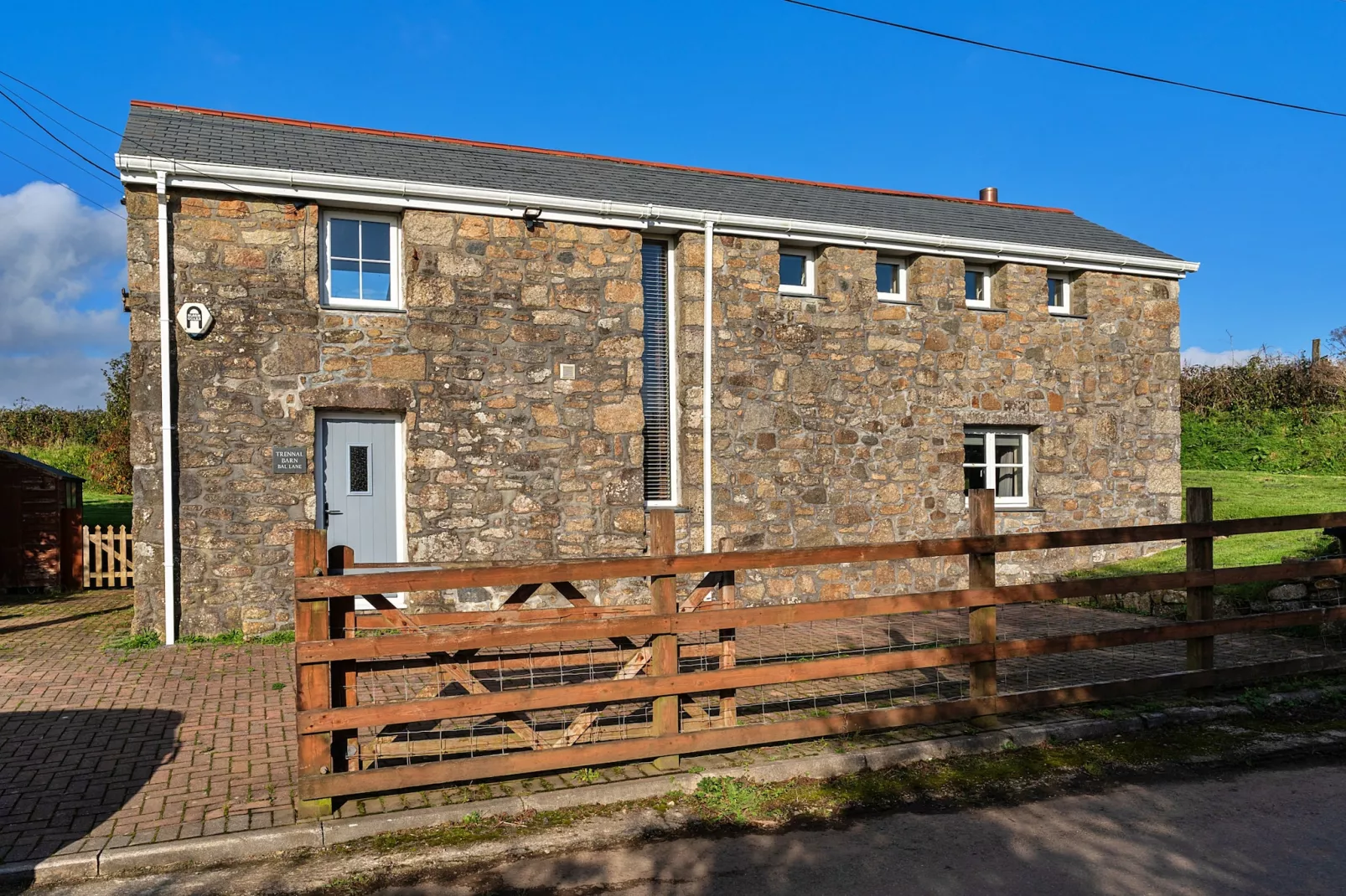 Trennal Barn-Exterior summer