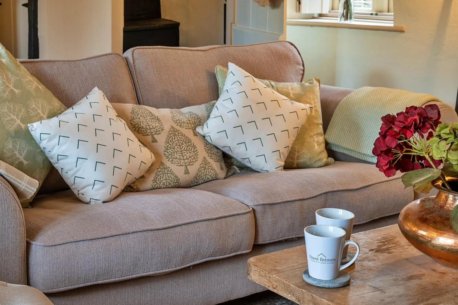 The Thatch at Winterborne Houghton-Living room