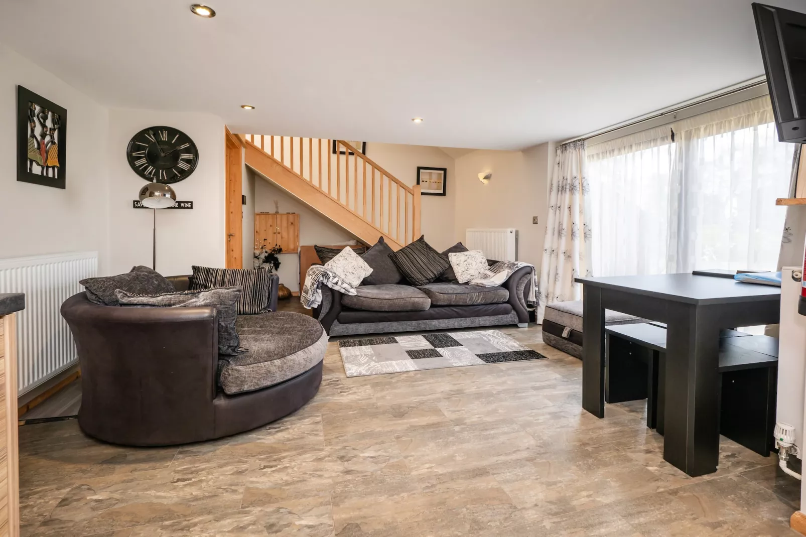 Pottles Cottage-Living room