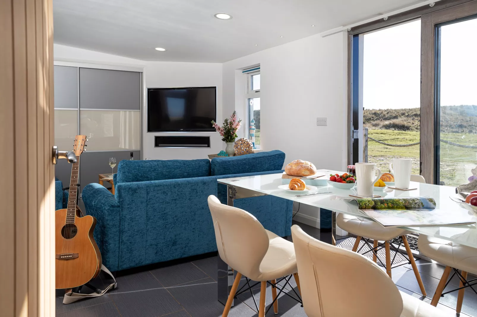 The Lighthouse Hide-Dining room
