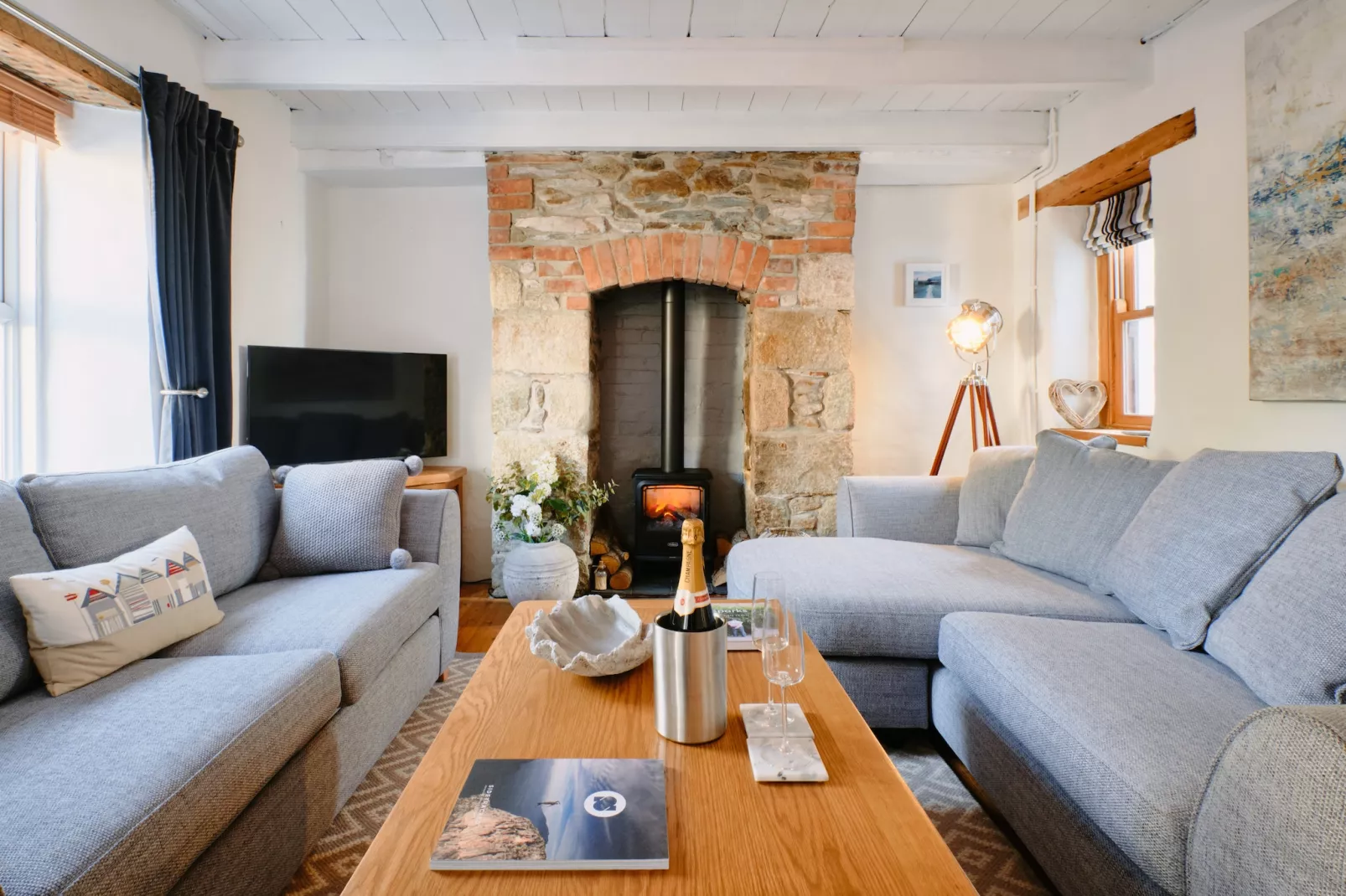 Scallop Cottage-Living room