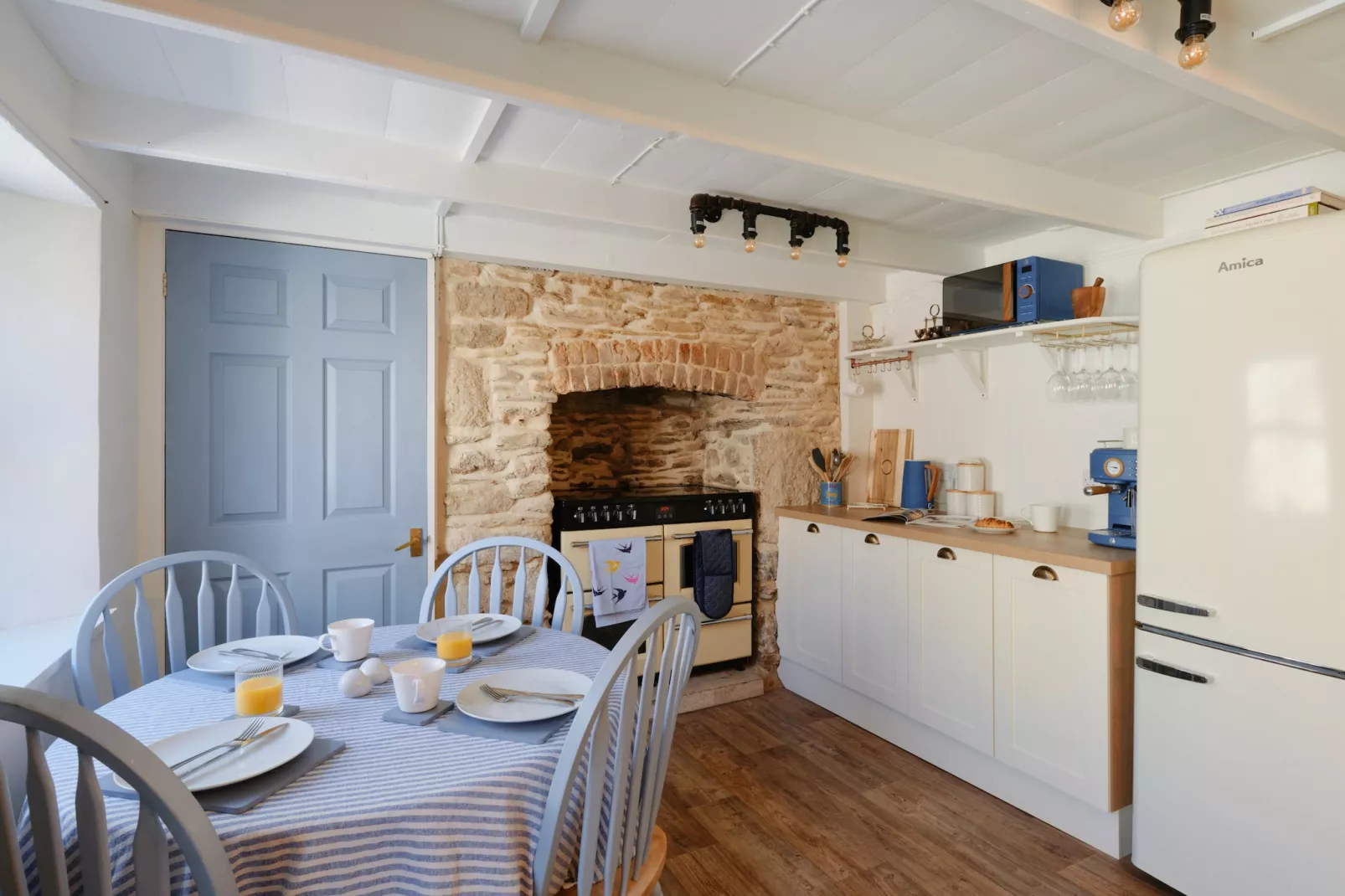 Primrose Cottage-Dining room
