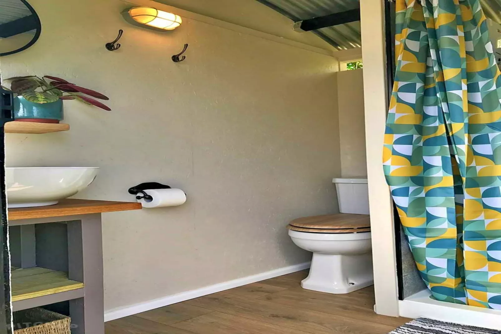 Iris Bell Tent-Bathroom