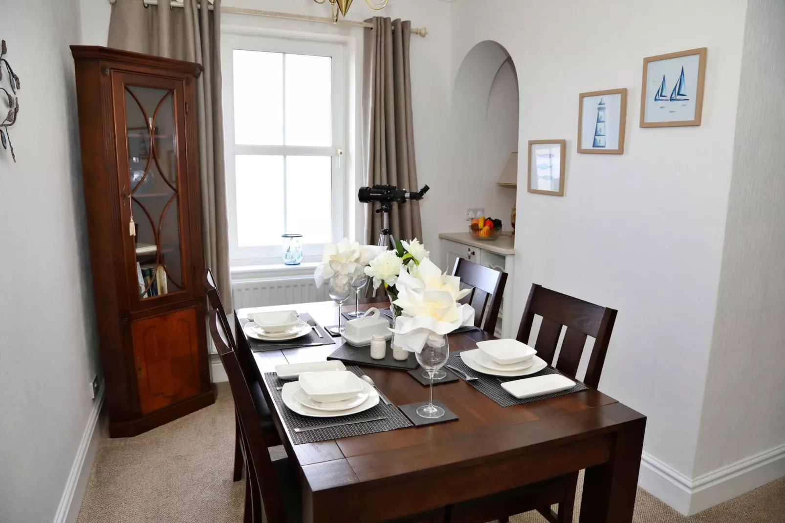 Glendale-Dining room