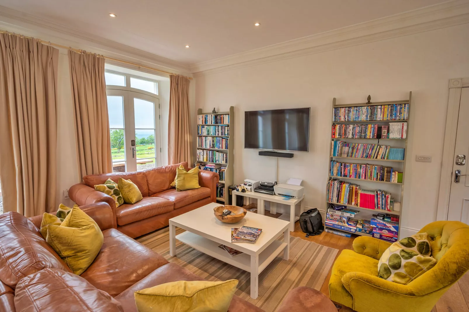 Alexander House-Living room