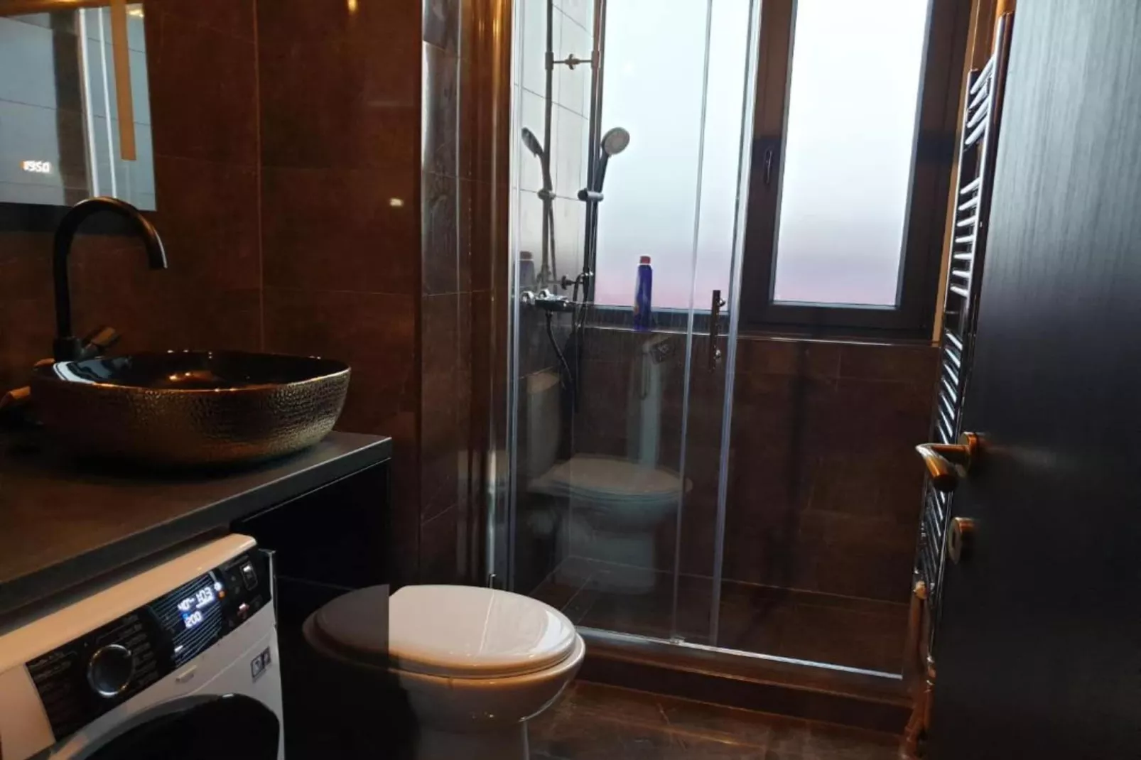 Apartment Tomislav Zagreb - One Bedroom Apartment with Private  Hot Tub-Bathroom