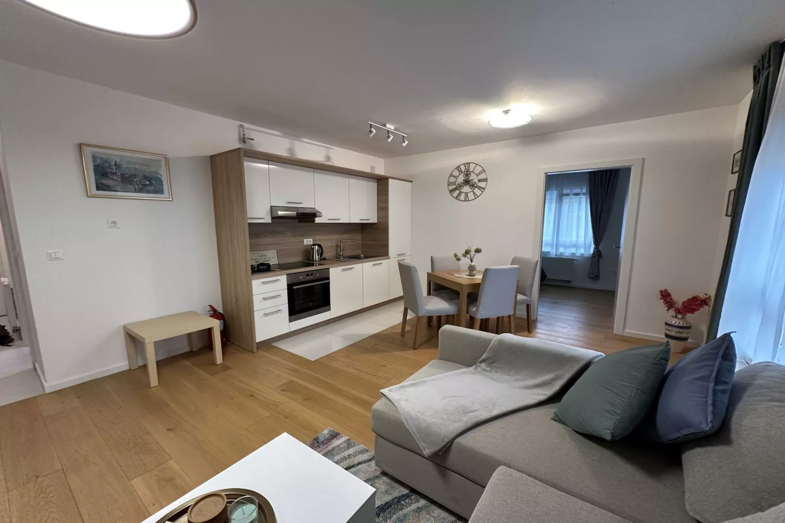 Cozy Retreat in Krapinske Toplice: Comfort and Prime Location with Pivate Parking - One Bedroom Apartment-Bedroom