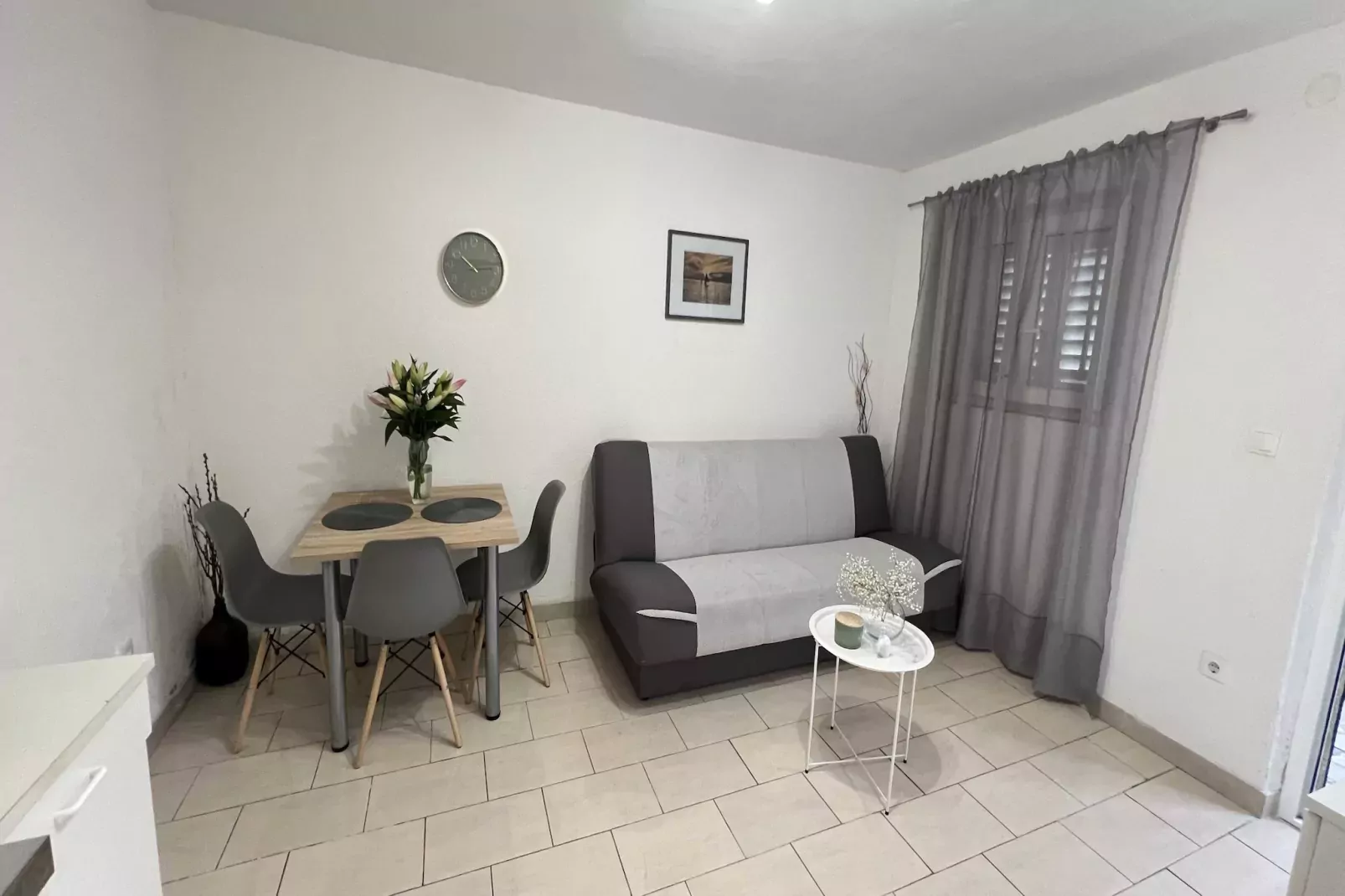Apartmani Vela Makarska - Studio With Garden View-Living room