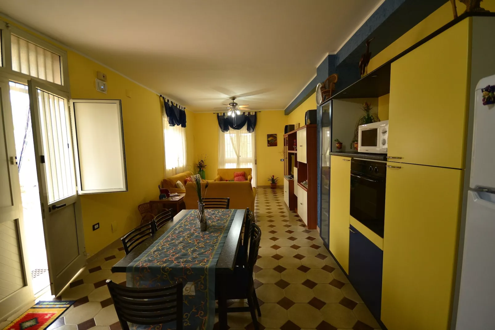 Villa Russo-Dining room