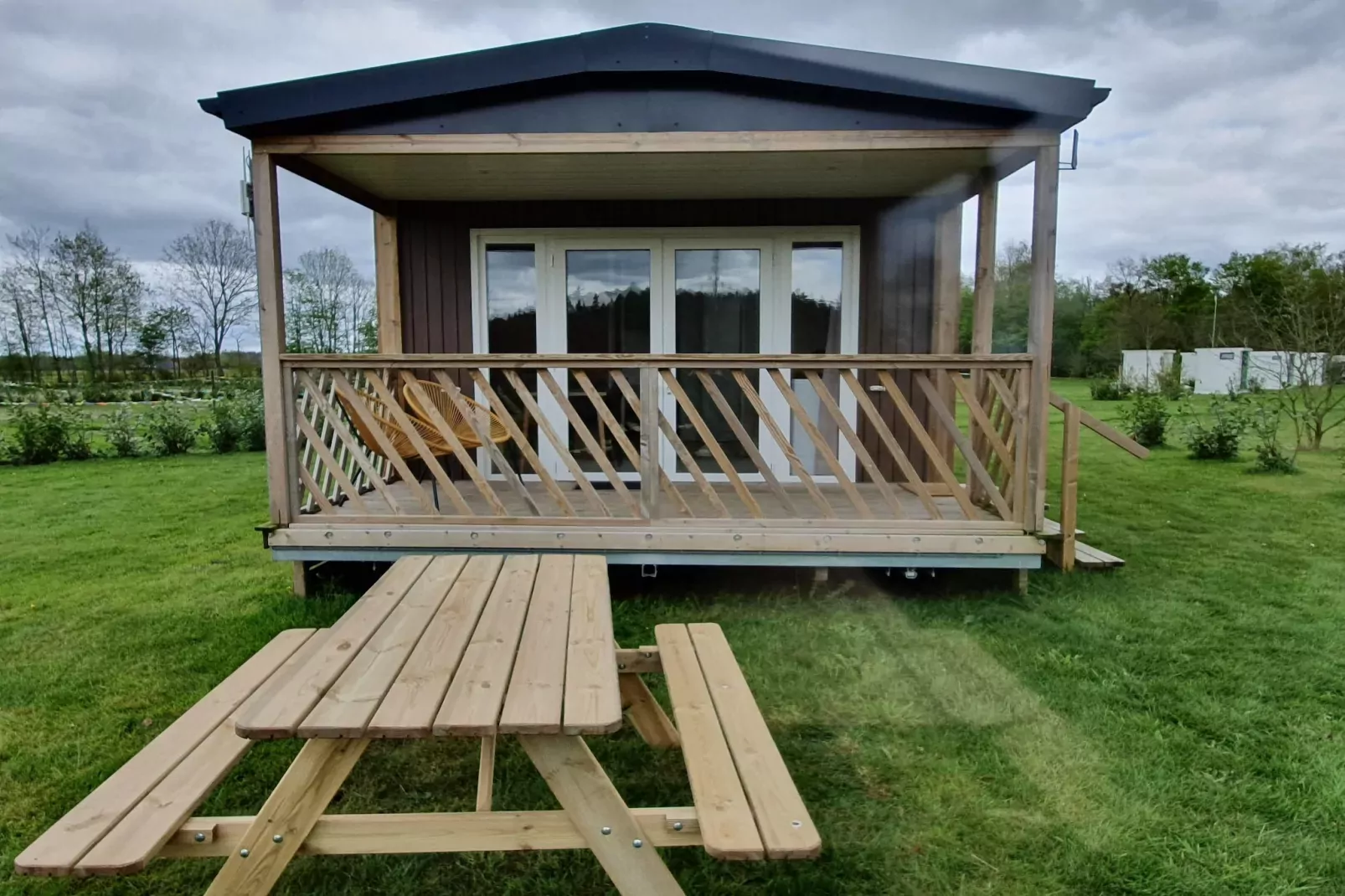 Elperhof Leberenlodge-Außenbereich Sommer